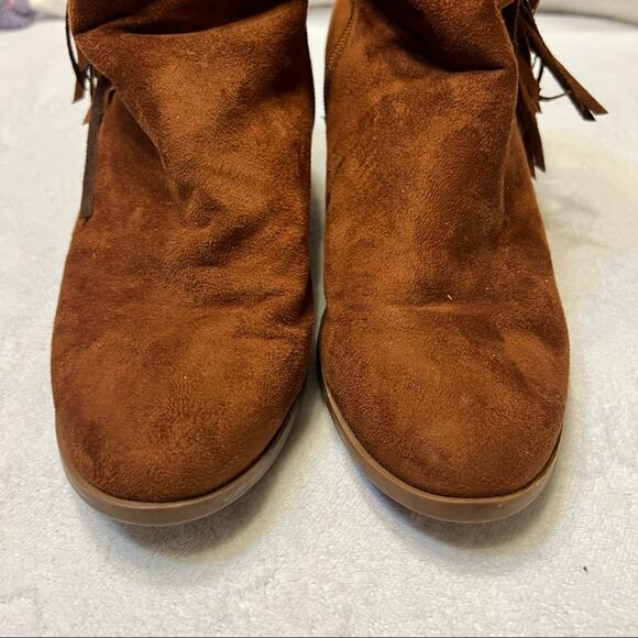 Maurices Faux Suede Cognac Brown Fringe Ankle Boots Size 7.5 - Picture 5 of 12
